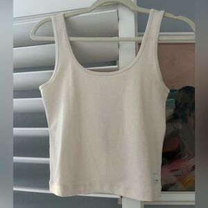 Vuori Halo Essential Tank. Milkweed Heather. Never worn. Size Small